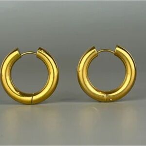 Chic Gold Hoop Earrings 8 gm young girls